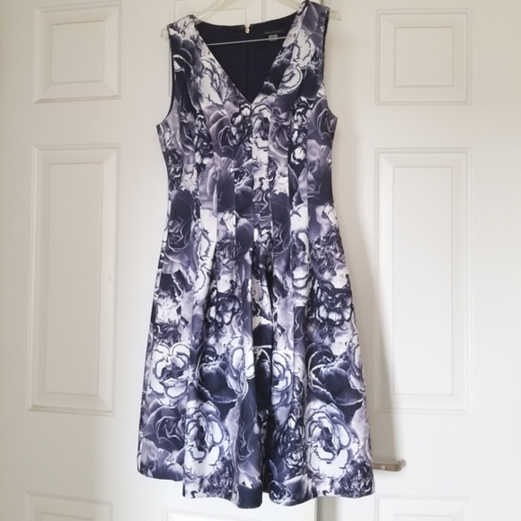 Tommy Hilfiger Dress - Picture 4 of 8